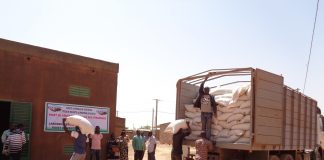 Points de vente de céréales aux personnes vulnérables : L’approvisionnement a débuté sous le contrôle du ministre de l’agriculture