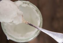 Il ne faudrait en fait pas mettre d’huile de coco sur son visage