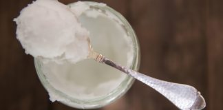 Il ne faudrait en fait pas mettre d’huile de coco sur son visage