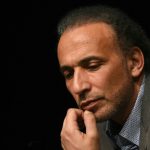 La justice décide si elle maintient en détention Tariq Ramadan