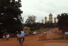 Korhogo : Par manque de tuteurs, les élèves abandonnent l’école en cascades Korhogo : Par manque de tuteurs, les élèves abandonnent l’école en cascades