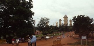 Korhogo : Par manque de tuteurs, les élèves abandonnent l’école en cascades Korhogo : Par manque de tuteurs, les élèves abandonnent l’école en cascades