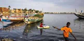 Sénégal: Emmanuel Macron à Saint-Louis menacée par la montée des eaux
