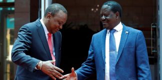 Kenyatta et Odinga se réconcilient pour faire sortir le Kenya de la crise