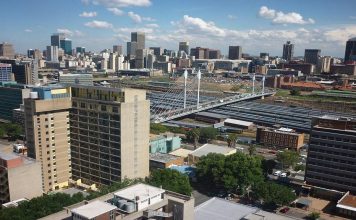 Afrique du Sud : le patron du fisc suspendu