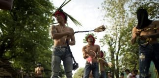 Les sanglants crucifiements du Vendredi Saint aux Philippines