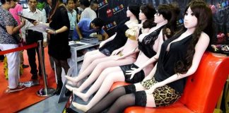 Des prostituées en silicones créent la polémique en France