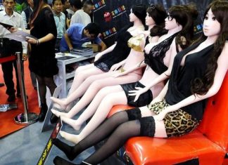 Des prostituées en silicones créent la polémique en France