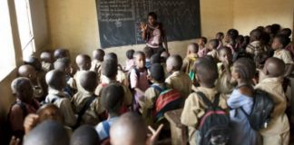 Guinée : les enseignants suspendent la grève, reste le « front politique »