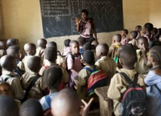 Guinée : les enseignants suspendent la grève, reste le « front politique »