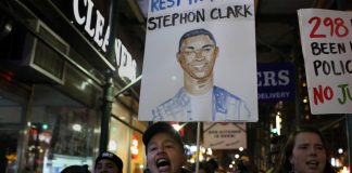 Etats-Unis: Sacramento célèbre Luther King et réclame justice pour Clarke