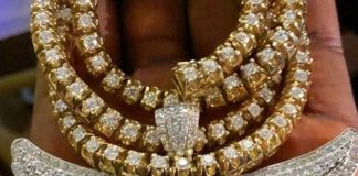 Kiss Daniel recherche un fan qui lui a rendu sa chaîne en diamant de 39 000$