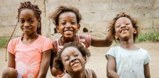 Médias : la parentalité au centre de la nouvelle émission « Les Maternelles d’Afrique »