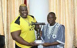 Iron Diby chez Azoupiou