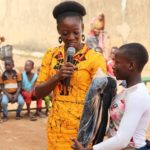 Chantier de solidarité : L’association ICCV donne des cours d’appuis aux enfants de la bibliothèque, Kiougou Gabriel Nacoulma