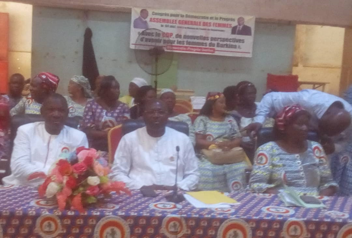 CDP-les-femmes-en-ordre-de bataille