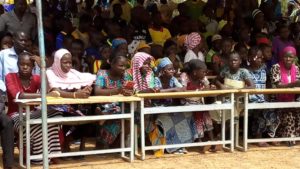 LES-ELEVES-VISITES-PAR-LE-MINISTRE-OUARO