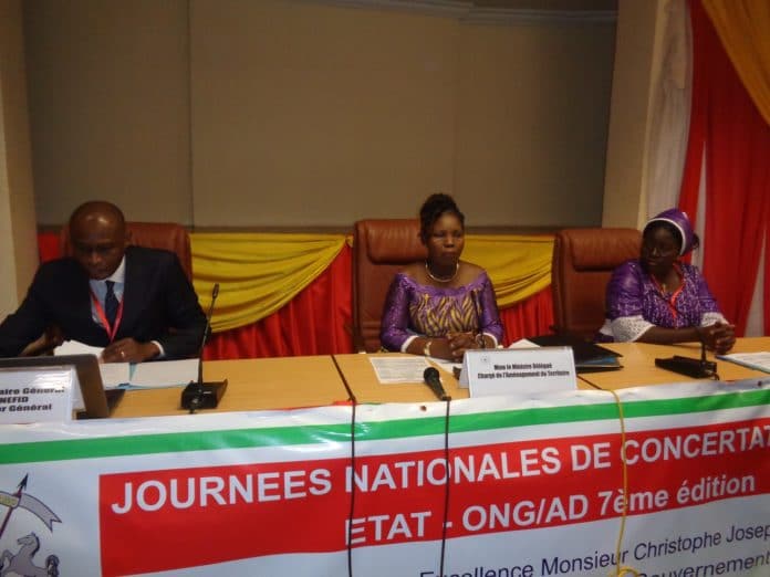Développement-et-insécurité-Le-gouvernement-et-les-ONG-discutent
