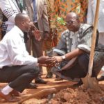 Journée nationale de l’arbre : le président du Faso lance officiellement les opérations de reforestation Journée-nationale-de-l-arbre-le-président-du-Faso-lance-officiellement-les-opérations-de-reforestation-dans-la-région-du-Centre-Est
