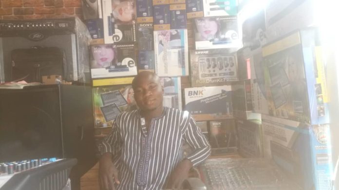 Souleymane-Tapsoba-ce-jeune-de -21-ans-qui-donne-l-envie-d-entreprendre