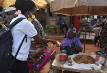 Burkina : Suudu Andal s’engage pour la protection des femmes contre la COVID-19 REMISE-DE-MASQUE
