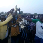 Football : la 1ère édition du tournoi de la jeunesse et de la fraternité de Nakodou a connu son dénouement LE-VAINQUEUR-BRANDIT-SON-TROPHE