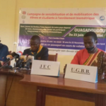 Enrôlement biométrique : des associations de jeunesse confessionnelles appellent leurs camarades à s’impliquer DES-JEUNES-INVITENT-LEURS-CAMARADES-A-SENROLER