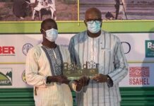 1ère édition des « Balo d’or » : Siennou Bassirou remporte le premier prix 1ère –édition- des -« Balo d’or » - Siennou -Bassirou -remporte -le -premier -prix