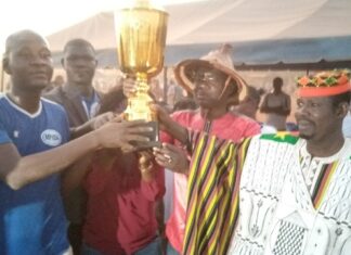 3ème édition des scènes artistiques de Karpala : « dimanche matin » remporte le trophée du maracana LA-COUPE-DE-MARACANA