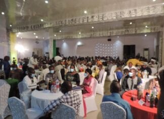 Zoundwéogo : des jeunes femmes entrepreneures reçoivent des chèques de soutien Zoundwéogo - des -jeunes –femmes- entrepreneures- reçoivent -des –chèques- de -soutien