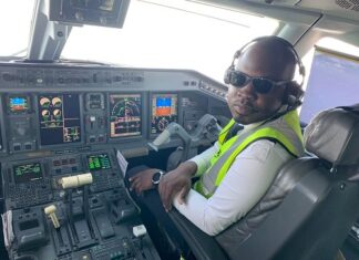 Le métier de pilote de ligne : « c’est un travail plein de contraintes » dixit Abraham Sanon pilote de ligne à Air Burkina le -métier- de- pilote- de -ligne -"c'est- un- travail- plein- de- contraintes"- dixit -Abraham- Sanon -pilote -de- ligne -à -Air -Burkina