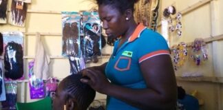 Période de fête : chaque femme veut paraître belle SALON-DE-COIFFURE