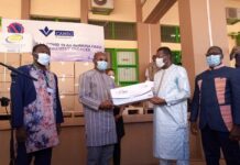 Riposte Covid-19 : le CORONATHON fait un don de consommables médicaux au CORUS REMISE-DE-CHEQUE-AU-CORUS