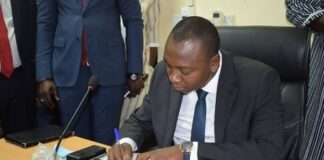 Secteur des mines : « nous allons travailler pour que les retombées puissent bénéficier aux populations », Ismaël Ouédraogo Secteur –des- mines- « nous- allons- travailler- pour -que -les -retombées –puissent- bénéficier- aux -populations »- Ismaël -Ouédraogo