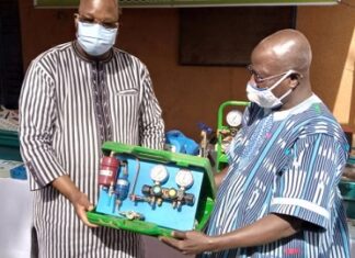 Protection de la couche d’ozone : deux établissements dotés de matériels didactiques REMISE-DE-MATERIELS