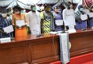 Labélisation du Faso Dan Fani : une vingtaine de structures dotées de leur agrément d’utilisation Labélisation -du –Faso- Dan –Fani- une- vingtaine- de- structures- dotées- de- leur –agrément- d-utilisation