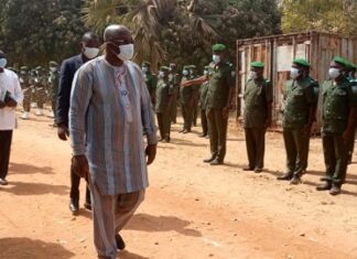 Environnement : le ministre Siméon Sawadogo en visite chez les agents des eaux et forêts ministre-Siméon-Sawadogo-en-visite-chez-les-agents-des-eaux-et-forêts