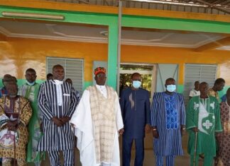 Réconciliation nationale : Zéphirin Diabré rencontre le Dima du Zoungratenga, Roi de Tenkodogo Réconciliation- nationale –Zéphirin- Diabré -rencontre -le –Dima- du- Zoungratenga- Roi -de -Tenkodogo