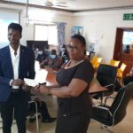 Remise des prix du Hackathon organisé par Diakonia : classé 1er , le groupe SYNAPSE empoche la somme de 2 000 000 FCFA diakonia-presimetre-hackathon