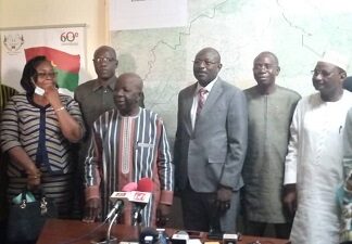 Comité du dialogue politique : une nouvelle équipe aux commandes Comité -du -dialogue -politique - une –nouvelle- équipe- aux -commandes