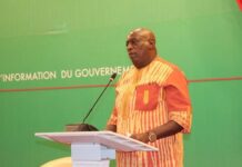 Normalisation du stade du 4 août: « Nous n’allons pas nous mettre la pression pour vous livrer une infrastructure qui ne soit pas de bonne qualité » ministre Dominique NANA Normalisation-du-stade-du-4-août