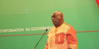 Normalisation du stade du 4 août: « Nous n’allons pas nous mettre la pression pour vous livrer une infrastructure qui ne soit pas de bonne qualité » ministre Dominique NANA Normalisation-du-stade-du-4-août