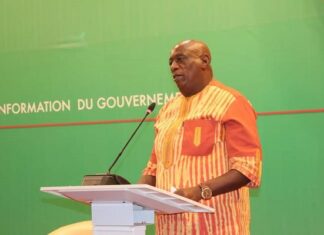 Normalisation du stade du 4 août: « Nous n’allons pas nous mettre la pression pour vous livrer une infrastructure qui ne soit pas de bonne qualité » ministre Dominique NANA Normalisation-du-stade-du-4-août