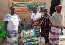 8 mars 2021 : l’association Naag taaba song taaba fait don de vivres à des femmes tisseuses association-Naag-taaba-song-taaba-don-vivres