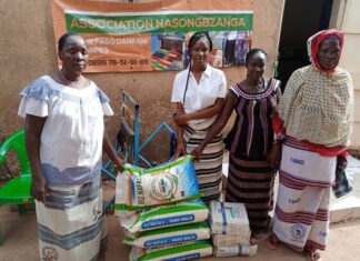 8 mars 2021 : l’association Naag taaba song taaba fait don de vivres à des femmes tisseuses association-Naag-taaba-song-taaba-don-vivres