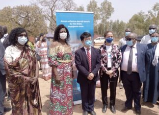 Elimination de la transmission mère-enfant du VIH: la première dame lance officiellement le projet à Kombissiri kombissiri-vih-elimination-projet-sika