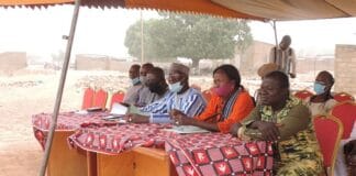 Nobéré : le maire Hamidou Joseph Zoungrana présente son bilan de gestion de cinq ans à la population Nobéré – le- maire –Hamidou- Joseph- Zoungrana- présente –son- bilan- de -gestion -de -cinq -ans –à- la- population