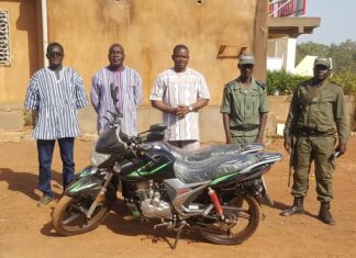 Commune de Houndé : deux motos offertes à l’éducation et à la sécurité DEUX-MOTOS-POUR-LA-COMMUNE-DE-HOUNDE