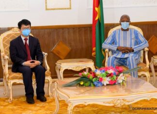 Construction de l’hôpital de Bobo Dioulasso : LI Jian et Christophe Dabiré échangent sur les nouvelles modifications AUDIENCE-AU-PREMIER-MINISTERE