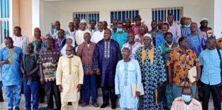 Réconciliation nationale : 7281 travailleurs déflatés demandent justice UNE-REPRESENTATION-DES-TRAVAILLEURS-DEFLATES-CHEZ-LE-MINISTRE-DE-LA-RECONCILIATION -NATIONALE